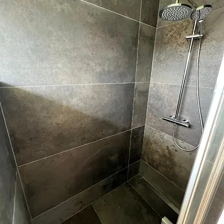 Panzió Plassenzicht Logies & Sloepverhuur Loosdrecht