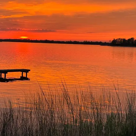 Panzió Plassenzicht Logies & Sloepverhuur Loosdrecht