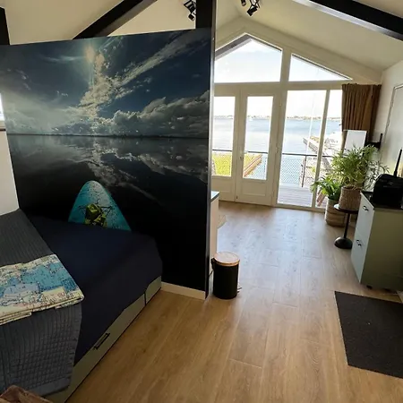 Plassenzicht Logies&sloepverhuur Loosdrecht