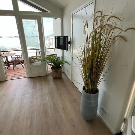 Bed & Breakfast Plassenzicht Logies & Sloepverhuur