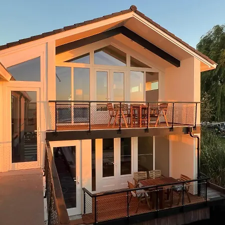 Plassenzicht Logies & Sloepverhuur Bed & Breakfast Loosdrecht