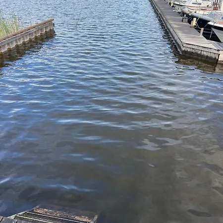 Plassenzicht Logies & Sloepverhuur Loosdrecht