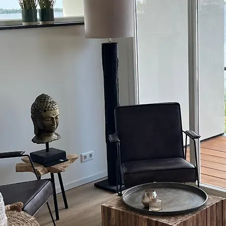 Bed & Breakfast Plassenzicht Logies & Sloepverhuur *