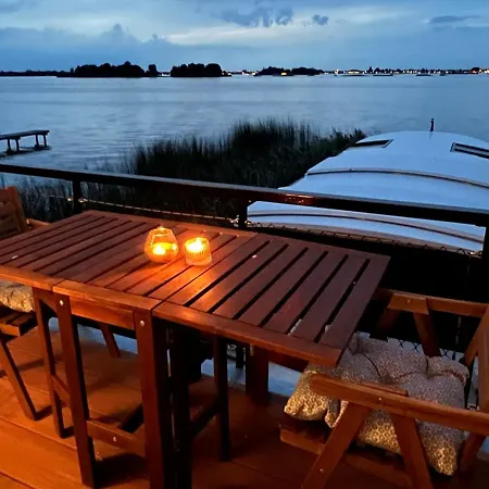 Bed & Breakfast Plassenzicht Logies & Sloepverhuur