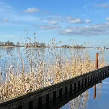 Plassenzicht Logies & Sloepverhuur 4* Loosdrecht