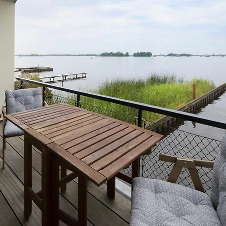 Bed & Breakfast Plassenzicht Logies & Sloepverhuur