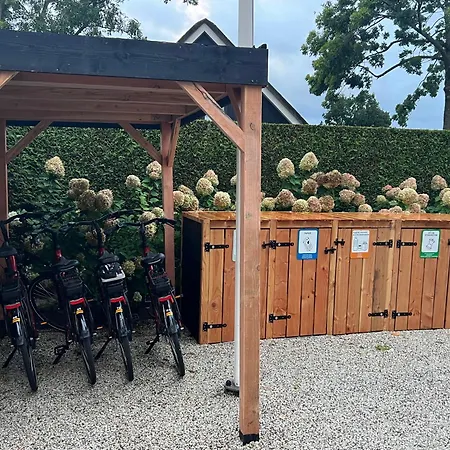 Plassenzicht Logies & Sloepverhuur 4*