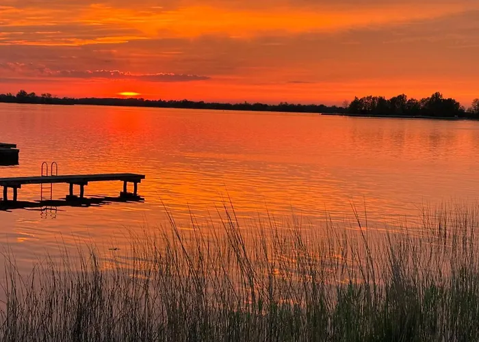 Bed and Breakfast Plassenzicht Logies & Sloepverhuur Loosdrecht