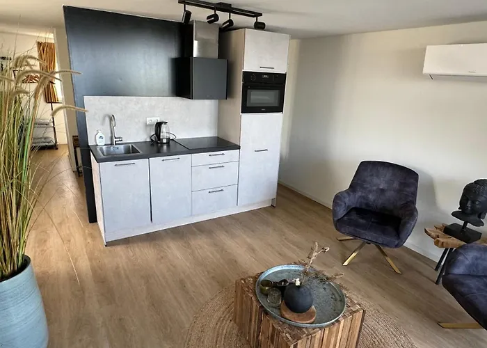 Bed and Breakfast Plassenzicht Logies & Sloepverhuur Loosdrecht