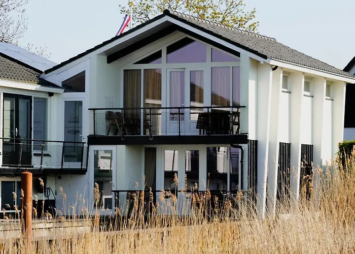 Plassenzicht Logies & Sloepverhuur 4* Loosdrecht